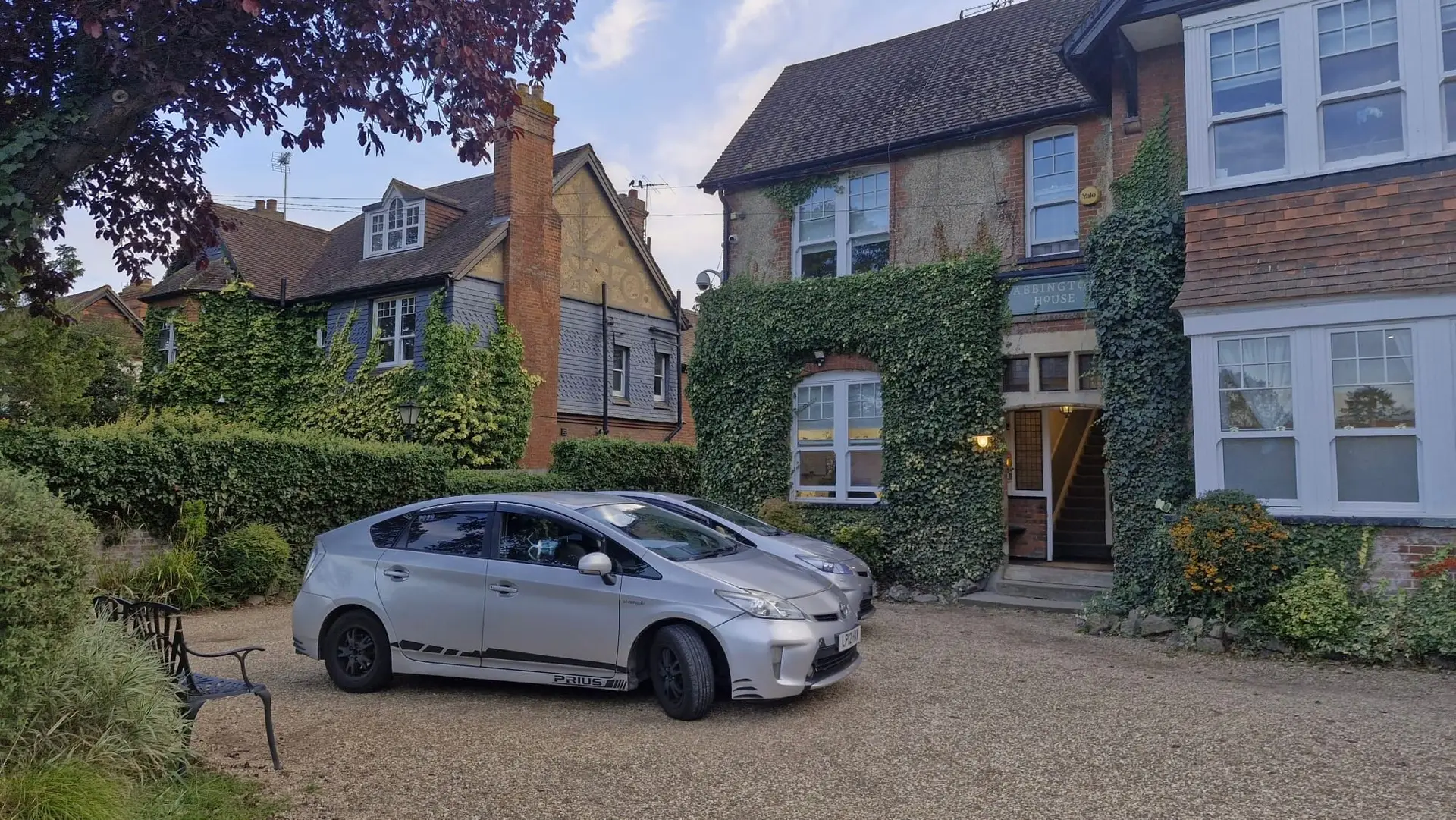 taxis arriving at abbington house